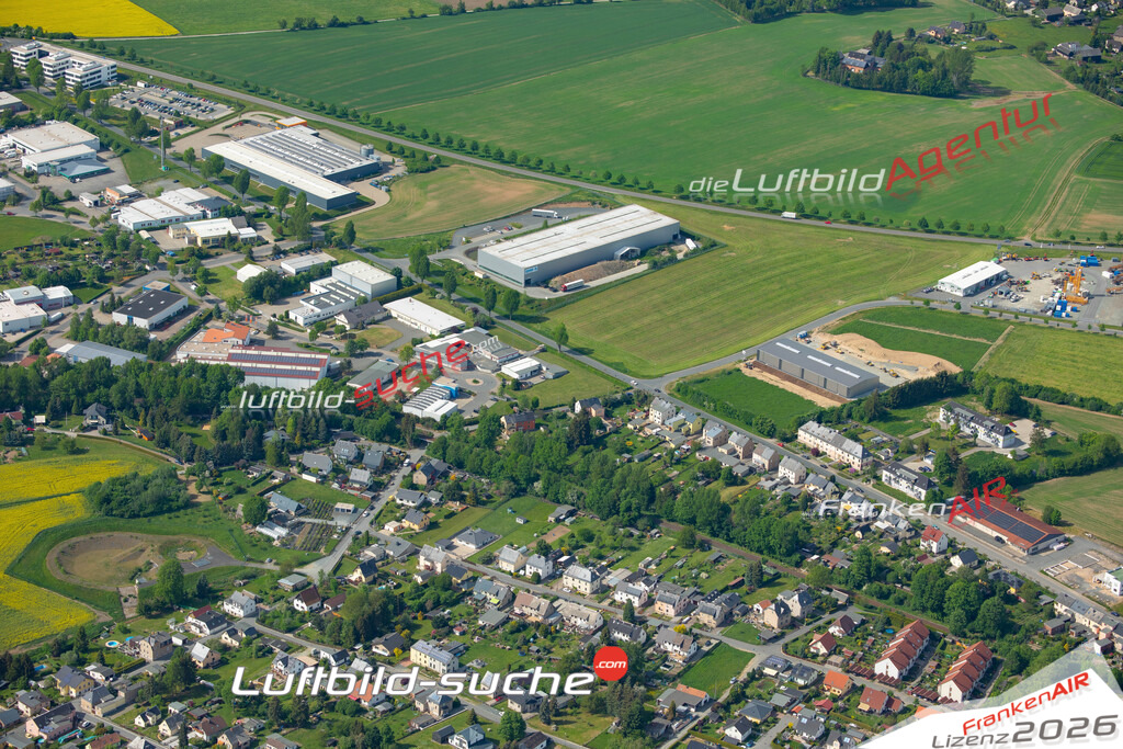 Das Luftbild der Stadt Treuen wurde 2022 vom Flugzeug heraus erstellt (keine Drohnen-Aufnahmen) Aufnahmehöhe ca.450 Meter- hohe Bildauflösung und Druck-Qualität. Garantiert!