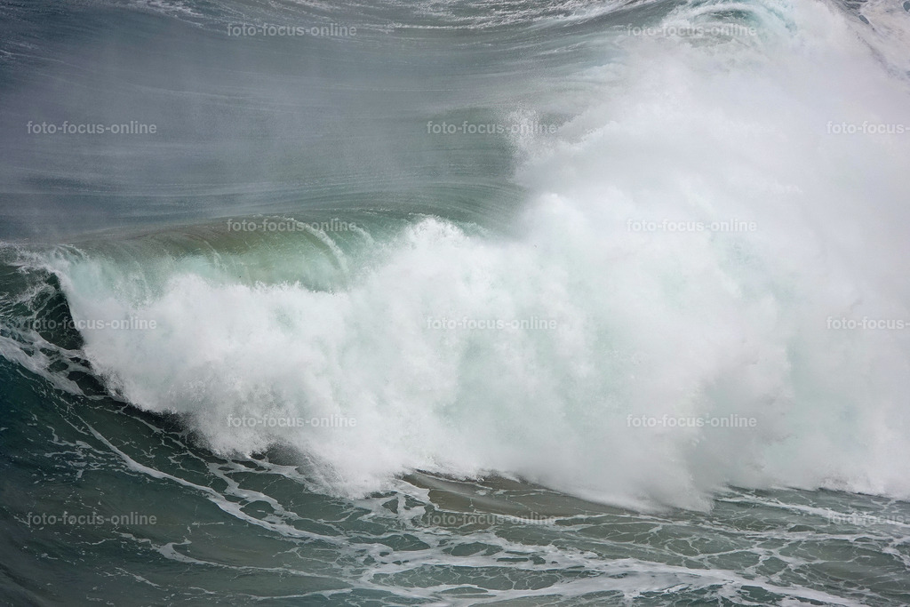 f | Landscape photography, spectacular waves, Atlantic Ocean, Baltic Sea
