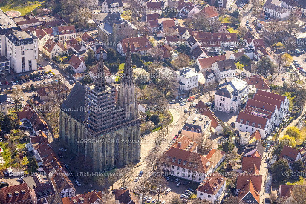 Soest220301367 | Luftbild, Sanierung der evang. Kirche Sankt Maria zur Wiese, Walburger, Soest, Soester Börde, Nordrhein-Westfalen, Deutschland
