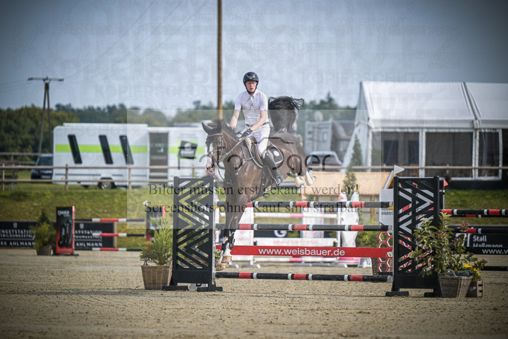 DOS_0068 | Entdecke hochwertige Reitturnierfotos von Foto Oger. Professionell, emotional und authentisch – jetzt Lieblingsmomente im Shop bestellen.Deutschlandweite Turnierfotografie. - Realisiert mit Pictrs.com