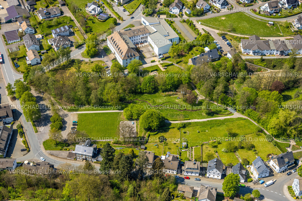 Schmallenberg240505232BadFredeburg | Luftbild, Fretteltpark neben dem Musikbildungszentrum Südwestfalen Kulturzentrum, Fredeburg, Schmallenberg, Sauerland, Nordrhein-Westfalen, Deutschland