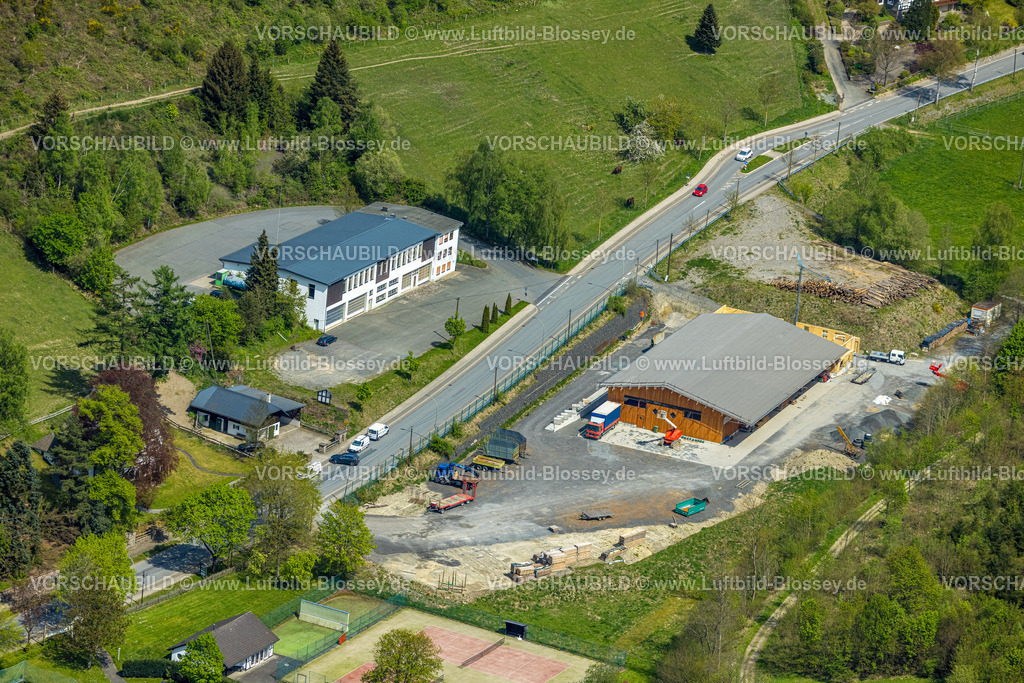 Schmallenberg240505586 | Luftbild, neues Holzgebäude an Alte Poststraße Bundesstraße B236, Oberkirchen, Schmallenberg, Sauerland, Nordrhein-Westfalen, Deutschland