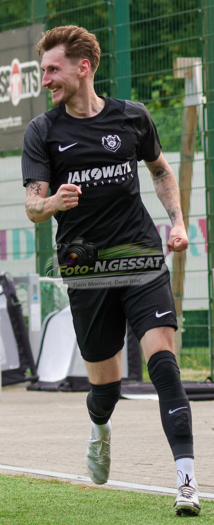 BV Stift Quernheim - TuS Dielingen | Auf dem Bild zu sehen: schwarz BV Stift Quernheim: Patrick Höke (2:0) BV Stift Quernheim, TuS Dielingen, Saison 26/27, Bezirksliga, Stift Quernheim, Deutschland - Realisiert mit Pictrs.com