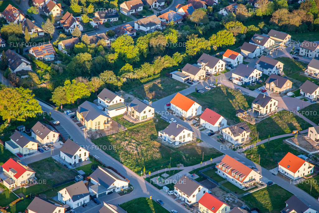 Rosen- und  Veilchenweg | Luftbild: Rosen- und  Veilchenweg in Kandel im Bundesland Rheinland-Pfalz in Deutschland. Foto: IMG_140359.jpg vom 23.04.2024 durch ©2025 Werner Riehm fly-foto.de/copyright - Realisiert mit Pictrs.com