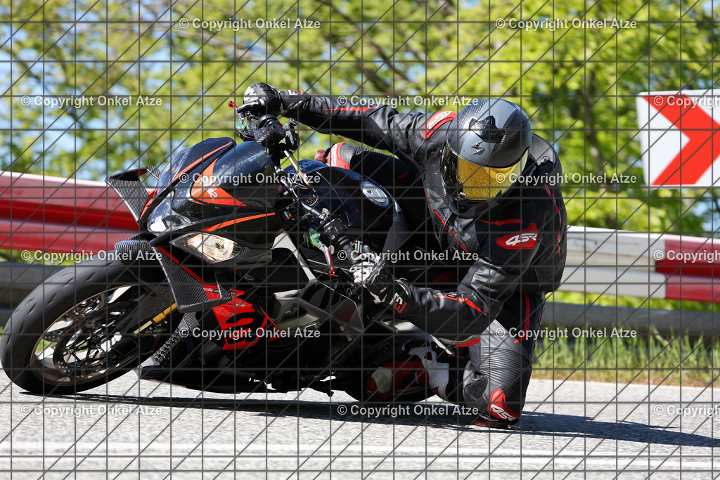 IMG_9977 | Fotograf am Kyffhäuser. Onkel Atze. Kyffhäuser Rennstrecke. Café36. Motorsportfotografie. - Realisiert mit Pictrs.com