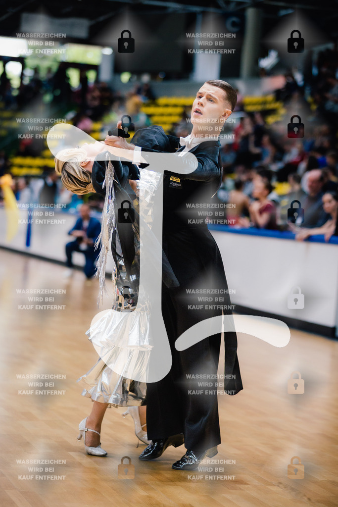 Hessen Tanzt WDSF International Open Standard 3rd (29) Romans Dobrecovs _ Violetta Levchenko (Latvia)-2025-05-17-9727 | Webshop for digital downloads and prints of dance sport, event & show photographer Julian Link - Realisiert mit Pictrs.com