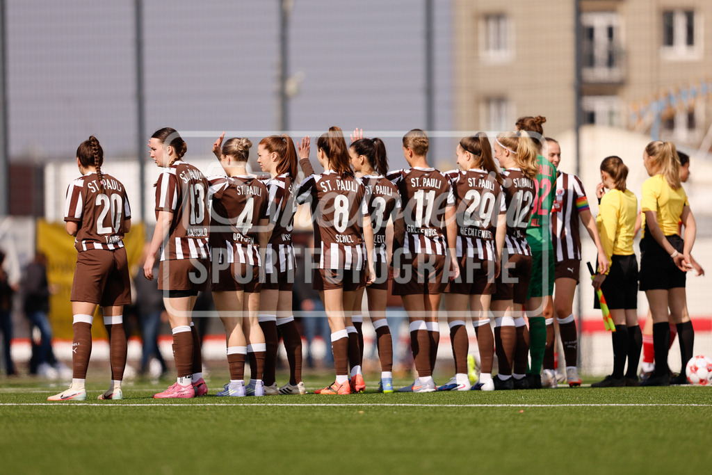 Fußball I Frauen I Saison 2025-2026 I Regionalliga Nord I 15. Spieltag I St. Pauli - SpVg Aurich-22 | realhellocedii - Realisiert mit Pictrs.com