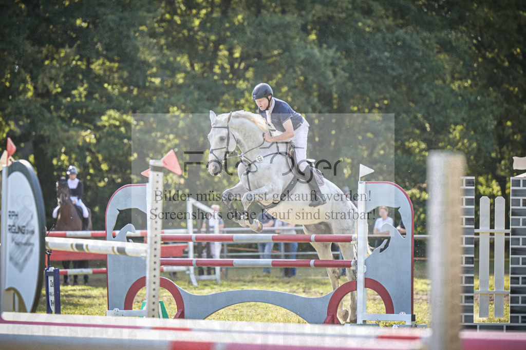 DOS_0438 | Entdecke hochwertige Reitturnierfotos von Foto Oger. Professionell, emotional und authentisch – jetzt Lieblingsmomente im Shop bestellen.Deutschlandweite Turnierfotografie. - Realisiert mit Pictrs.com