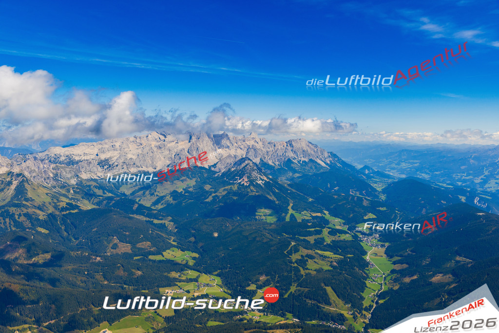 Luftaufnahme von  Ramsau am Dachstein - Die Luftaufnahme wurde 2025 vom UL-Flugzeug heraus erstellt ( keine Drohne ) - Hochauflösende Luftaufnahme - für professionelle Ausdrucke geeignet. Die Geschenkidee !Mit Lizenz und Bildrechte bestellbar