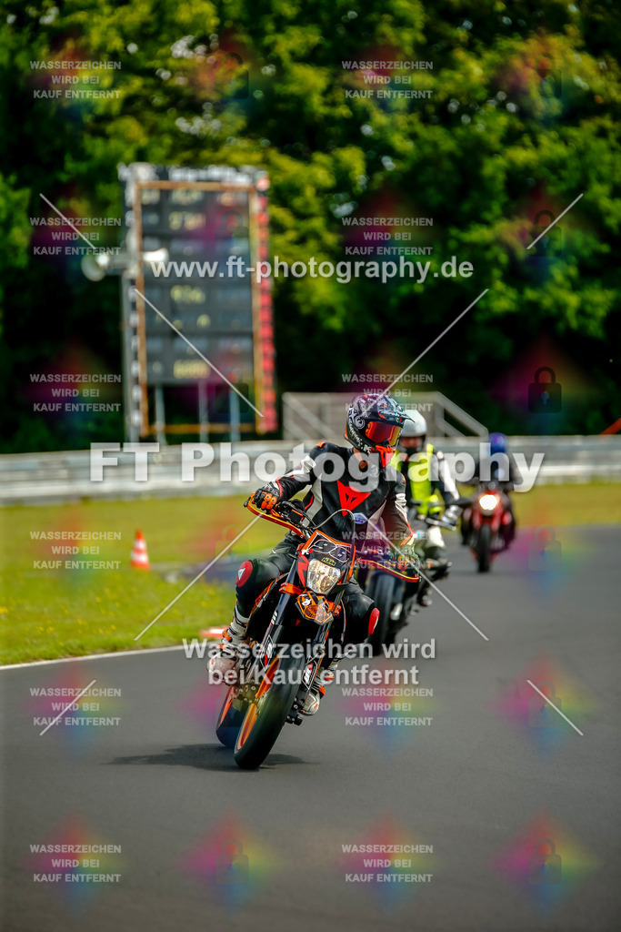 VBK-4940 | Hier findet Ihr Bilder von Touristenfahrten auf der Nürburgring Nordschleife oder von anderen Veranstaltungen die ich besucht habe. Viel Spass beim Durch Schauen 