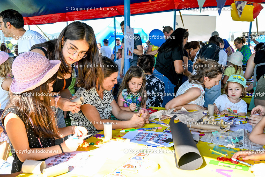 Kinderklangwolke Linz 2023_ 10.09.2023-7 | 10.09.2023, Donaulaende Linz, AUT, Kinderklangwolke 2023, im Bild Kinderklangwolke, Buehne, Zuschauer