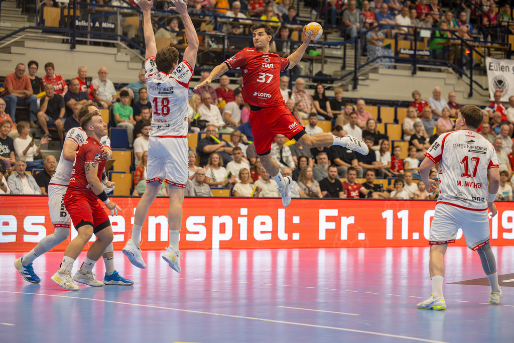 2. HBL (Handball-Bundesliga), Saison 2026/27, 1. Spieltag: Eulen Ludwigshafen gegen TuS Ferndorf | 2. HBL (Handball-Bundesliga), Saison 2026/27, 1. Spieltag: Eulen Ludwigshafen gegen TuS Ferndorf***Finn-Lukas Leun (37, Ludwigshafen) zieht ab - Realisiert mit Pictrs.com