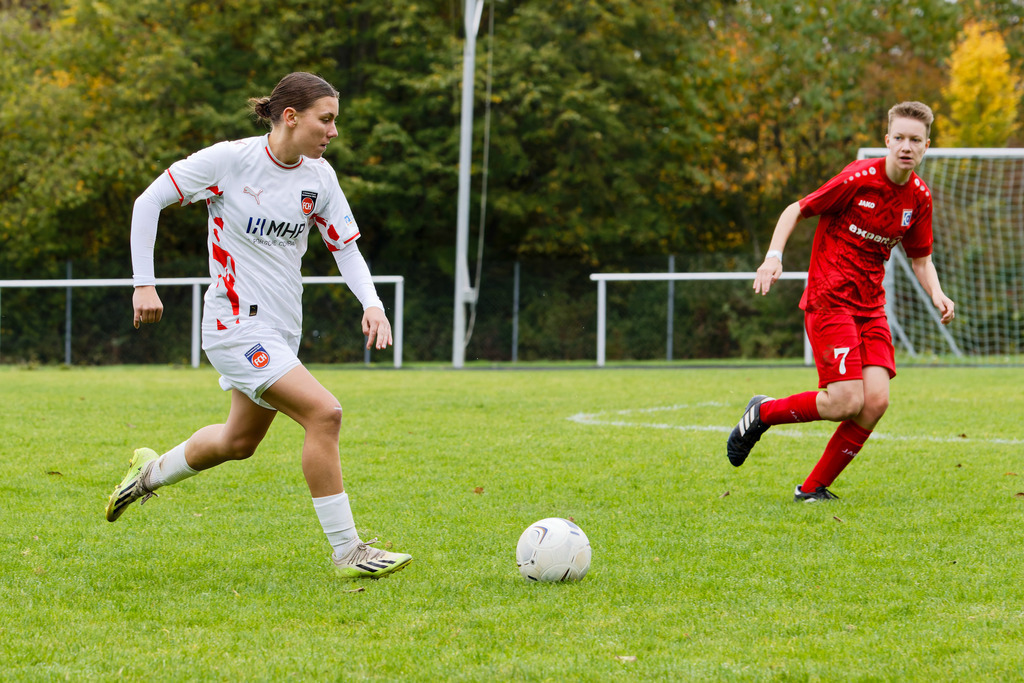 FCEFCH_251012_3731 | Fotopresso – Sportfotografie in Heidenheim & Umgebung. Professionelle Sportfotografie für unvergessliche Momente. Dynamische Action-Shots, emotionale Szenen & hochwertige Bilder. - Realisiert mit Pictrs.com