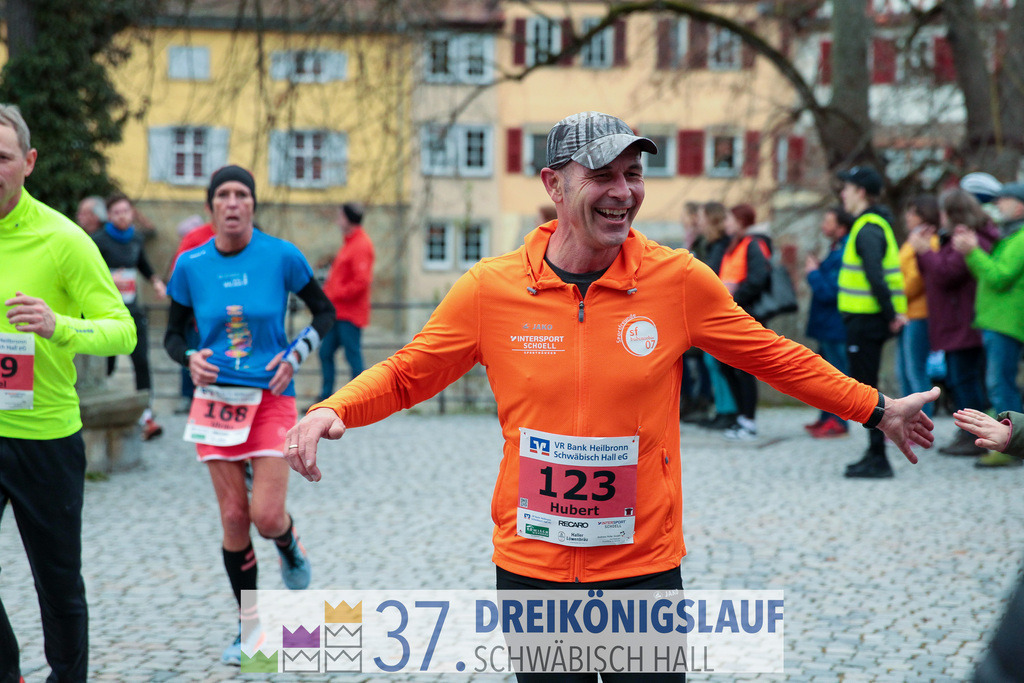 VR Bank Hauptlauf 10000m | 3 Koenigslauf 2023 - Realisiert mit Pictrs.com