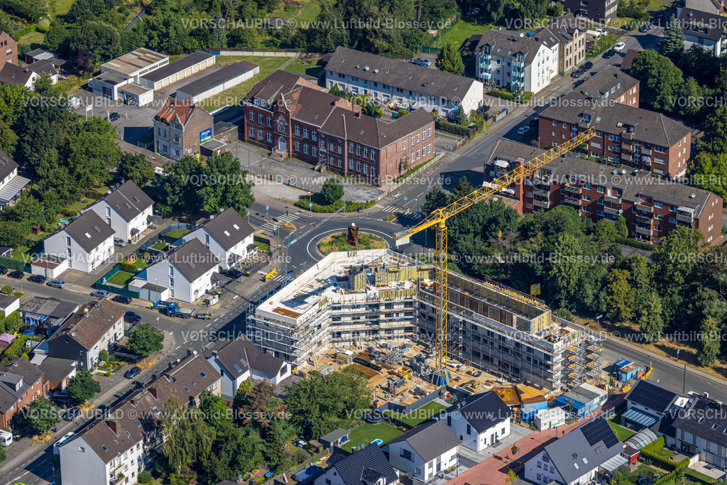 Duisburg230706557 | Luftbild, Baustelle mit Neubau Gesundheitszentrum Vitalum Kaiser-Friedrich-Straße Ecke Holtener Straße, Röttgersbach, Duisburg, Ruhrgebiet, Nordrhein-Westfalen, Deutschland