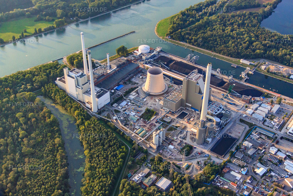 Luftbild: Rheinhafen-Dampfkraftwerk Karlsruhe der EnBW Energie Baden-Württemberg AG im Ortsteil Daxlanden in Karlsruhe im Bundesland Baden-Württemberg in Deutschland. Foto: IMG_53219.jpg vom 09.09.2012 durch Werner Riehm/FLY-FOTO.deWWW.ENBW.COM