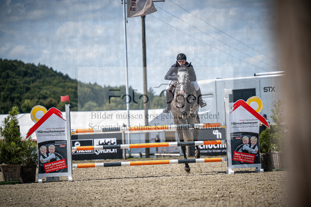 DOS_4397 | Entdecke hochwertige Reitturnierfotos von Foto Oger. Professionell, emotional und authentisch – jetzt Lieblingsmomente im Shop bestellen.Deutschlandweite Turnierfotografie. - Realisiert mit Pictrs.com