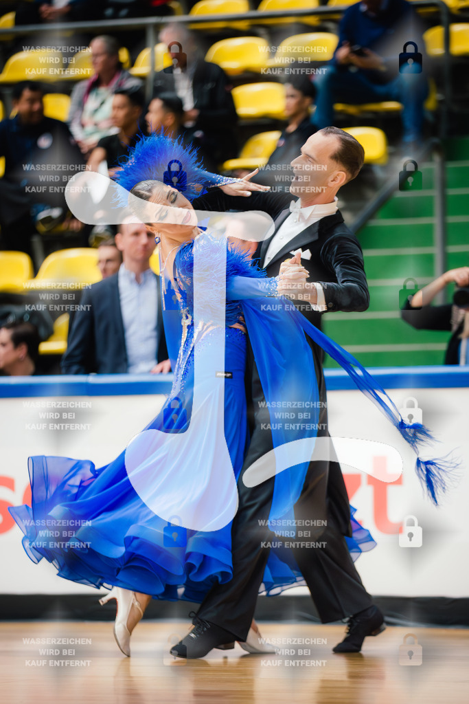 Hessen Tanzt WDSF Open Senior I Standard 3rd (16) Martin Cech _ Katerina Cechova (Czech Republic)-2025-05-17-7227 | Webshop for digital downloads and prints of dance sport, event & show photographer Julian Link - Realisiert mit Pictrs.com
