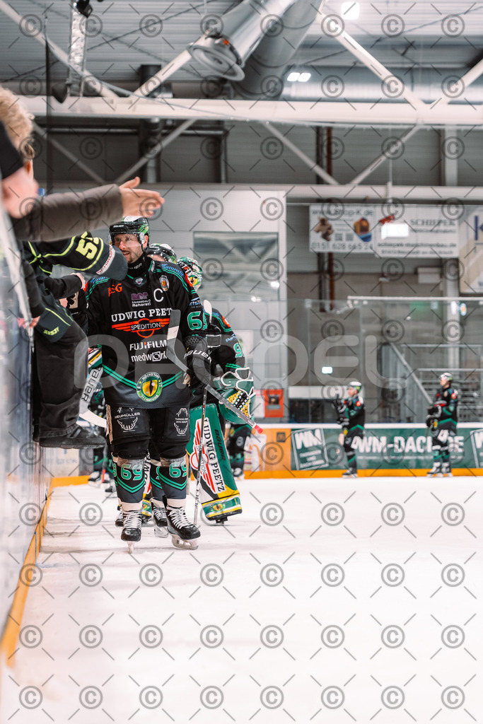 Alligators_vs_Fuessen_21.11.2025-105 | Höchstadt Alligators Fotogalerie: Eishockey-Action aus Franken. Professionelle Spielfotos, Portraits & Stadionbilder zum Download. Jetzt entdecken! - Realisiert mit Pictrs.com