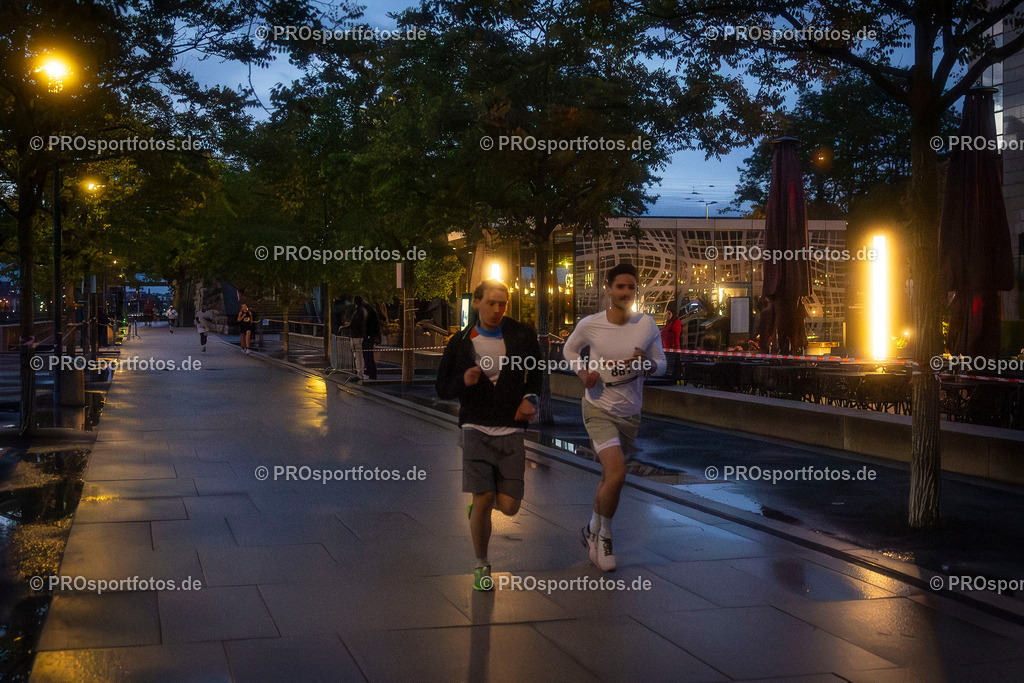 23. ASV Nachtlauf; Koeln, 13.05.26 | Impressionen vom 23. ASV Nachtlauf am 13.05.26 am Tanzbrunnen in Koeln. Foto: BEAUTIFUL SPORTS/Leah Kohring