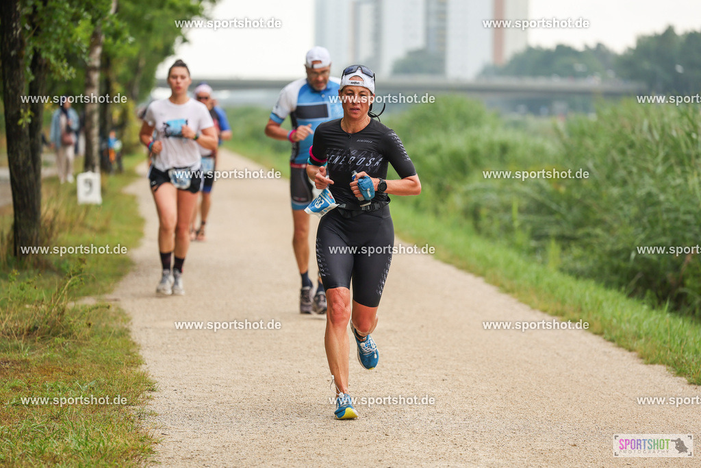 LUR_1916 | 34. M-net Erlanger Triathlon 2025 #erlangertriathlon  #mnettriathlon2025 #mnettriathlon #team #olympischedistanz #mitteldistanz #triathlon #maindonaukanal  #erlangertriathlon2025 #yourpictrs #tv1848 #tv1848erlangen  #triathlonbayern #sportinerlangen #demsportverbunden #sportshot_your_pictrs Copyright: www.sportshot.de
