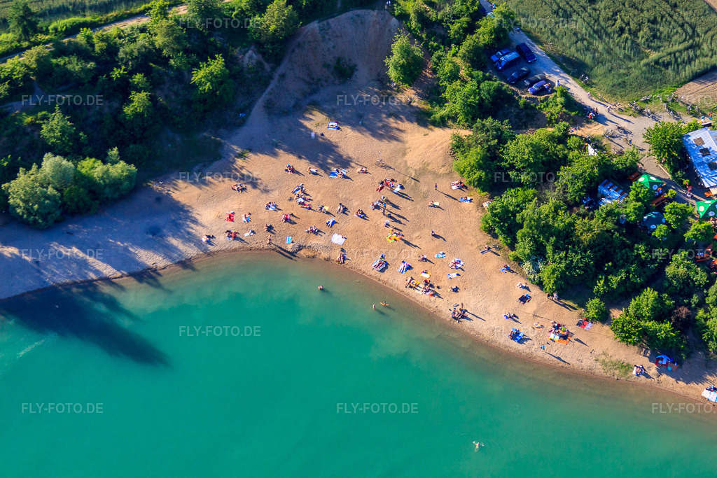 Luftbild: Mit Badgästen übersähter FKK Strand Epplesee im Ortsteil Forchheim in Rheinstetten im Bundesland Baden-Württemberg in Deutschland. Foto: IMG_57942.jpg vom 16.06.2013 durch Werner Riehm/FLY-FOTO.deSitemap - rheinstetten.de