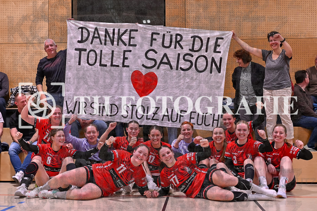GER, SG Maulburg/Steinen - HB Kinzigtal, Handball, Suedbadenliga, 22. Spieltag, Saison 2023/2024, 27.04.2024 | Saisonabschlussfoto nach Spielende. SGMS F 

GER, SG Maulburg/Steinen - HB Kinzigtal, Handball, Suedbadenliga, 22. Spieltag, Saison 2023/2024, 27.04.2024

Foto: TH Fotografie/Thomas Hess