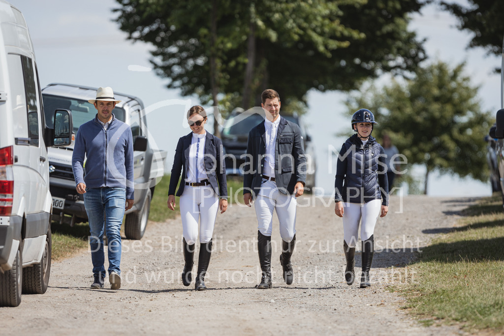 220728_BHO_BronzeTour_L-Stil_1-307 | Deine schönsten Turniermomente als professionelle Fotos! Entdecke hochwertige Pferdesport-Fotografie im Online-Shop. Jetzt Fotos finden & bestellen!