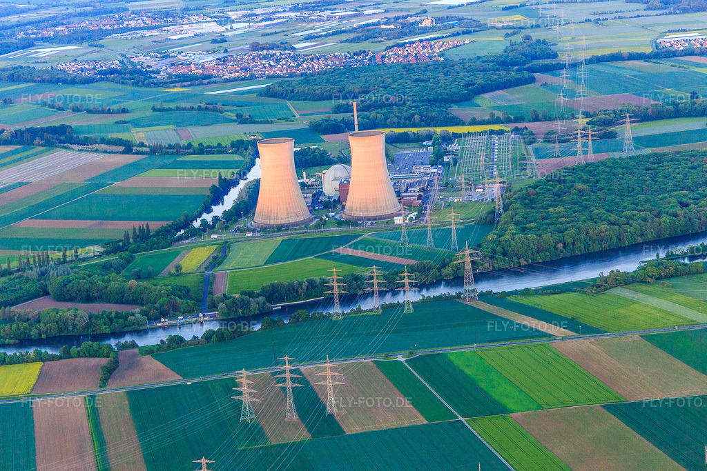 Luftbild: Preussenelektra GmbH — Kernkraftwerk Grafenrheinfeld am Main bei Sonnenuntergang in Grafenrheinfeld im Bundesland Bayern in Deutschland. Foto: IMG_099957.jpg vom 25.05.2017 durch Werner Riehm/FLY-FOTO.deWWW.PREUSSENELEKTRA.DE