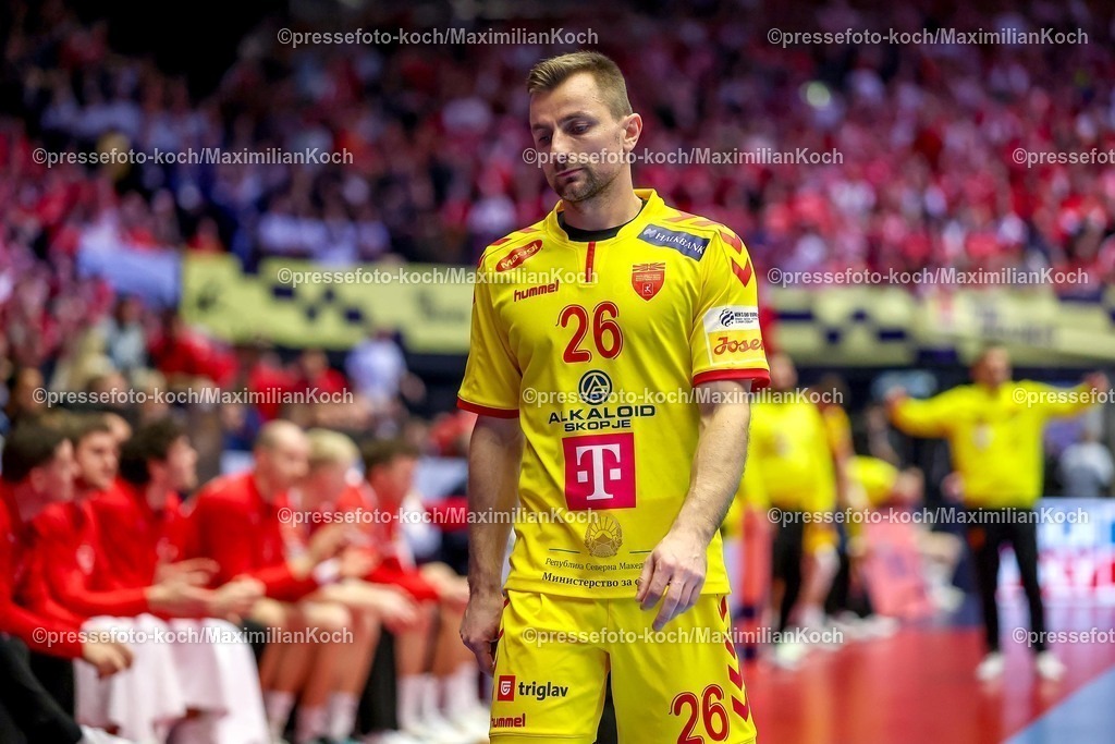 EHF16012602056 | 16.01.2026, Handball, Men's EHF EURO 2026, Dänemark - Nordmazedonien, Jyske Bank Boxen in Herning, Dänemark, Preliminary Round:  Nikola Kosteski (North Macedonia #26) enttäuscht Enttäuschung 
