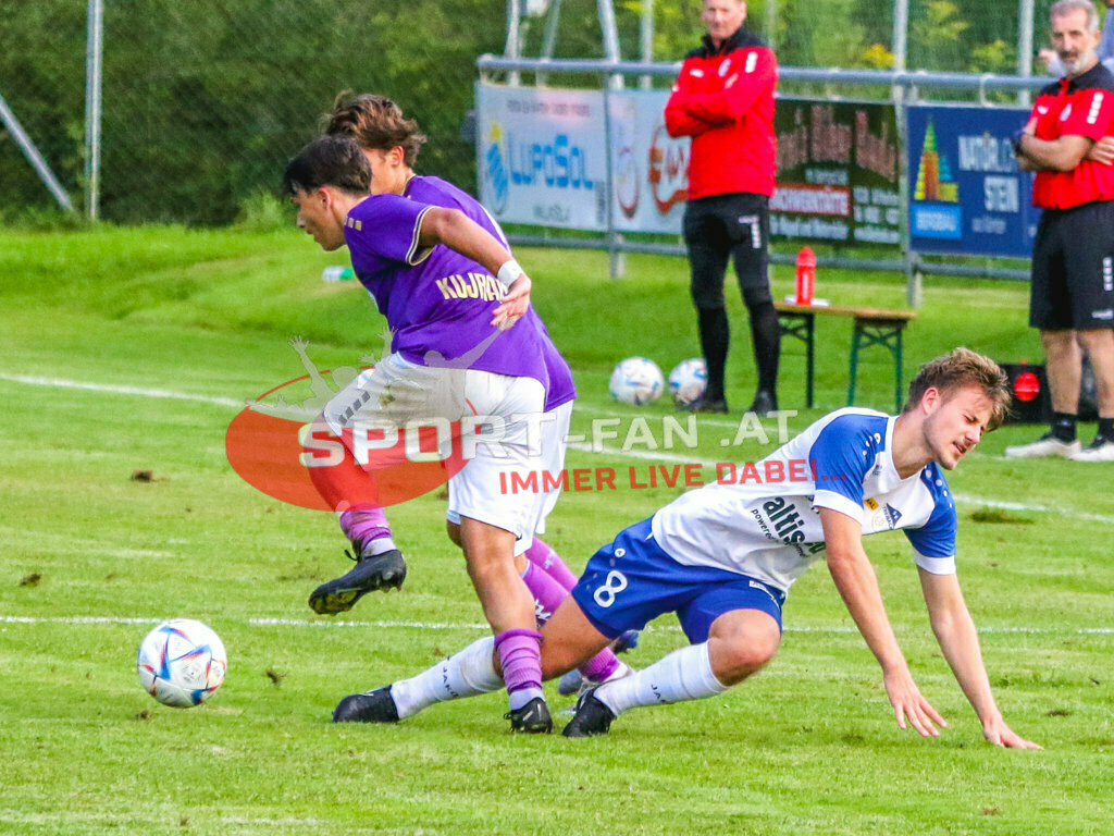 Austria Klagenfurt Amateure - SK Treibach 1-1, Kärntner Liga 2. Runde | Lukas Urnik (SK Treibach #8) Bego Kujrakovic (Austria Klagenfurt Amateure #9) Austria Klagenfurt Amateure - SK Treibach 1-1 am 08.08.2023 in Brückl
(Sportplatz), Austria, (Photo by Ernst Krawagner sport-fan.at) - Realisiert mit Pictrs.com