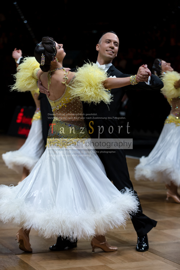 20241109_DM-Formationen_Vorrunde_3089 | Tanzsportbilder, Standardtanz, Lateintanz, WDSF, DTV, LTVB, dancecomp, goc, hessen tanzt, blaues band der spree, walzer, tango, wiener walzer, slowfox, quickstepp, samba, rumba, cha-cha-cha, paso doble. jive, hd-kroft photography, turniertanzsport
