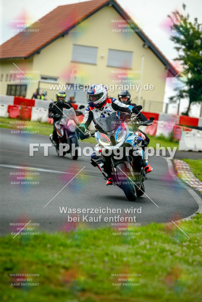 VBK-3748 | Hier findet Ihr Bilder von Touristenfahrten auf der Nürburgring Nordschleife oder von anderen Veranstaltungen die ich besucht habe. Viel Spass beim Durch Schauen 