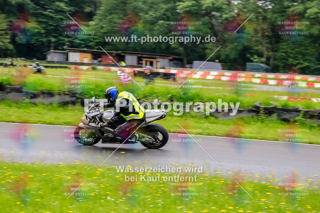 VBK-7352 | Hier findet Ihr Bilder von Touristenfahrten auf der Nürburgring Nordschleife oder von anderen Veranstaltungen die ich besucht habe. Viel Spass beim Durch Schauen 