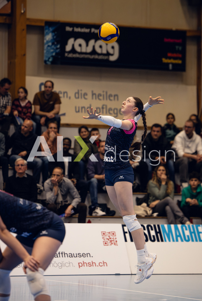 Volleyball I Frauen I Saison 2025-2026 I Volleyball NLA | Women I Round 14 I VC Kanti Schaffhausen - NLZ Volleyball Academy Zürich I 16.01.2026 | NLZ Volleyball Academy Zürich - 14 Julie Hänni (CH) – Zuspiel - Realisiert mit Pictrs.com