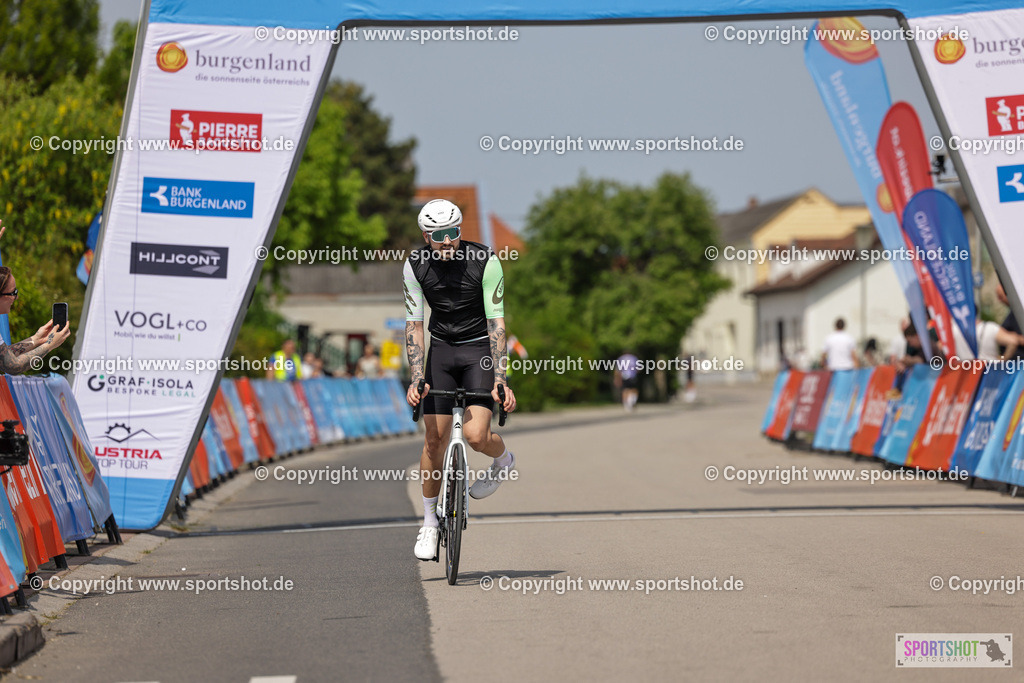 VJ__9791 | Neusiedlersee Radmarathon 2026@sportshot_your_pictrs #yourpictures#roadtowm2029 #nrm #neusiedlerseeradmarathon #neusiedlersee #neusiedlerseetourismus #burgenland #mörbisch #nrm26 #burgenlandtourismus #voglundco #poweredbyburgenlandtourismus #radsport #rad #marathon #ucigranfondo #visitburgenland #ucigranfondoworldseries