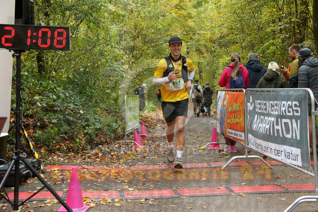 251026_1322_EX1_3280 | Sportfotografie im Rhein-Sieg Kreis, Köln, Bonn, NRW, Rheinland Pfalz, Hessen, etc. Unser Tätigkeitsfeld umfasst den Laufsport vom Volkslauf über den Marathon, Duathlon, Triathon bis zum Ultralauf wie Kölnpfad Ultra oder Schindertrail.