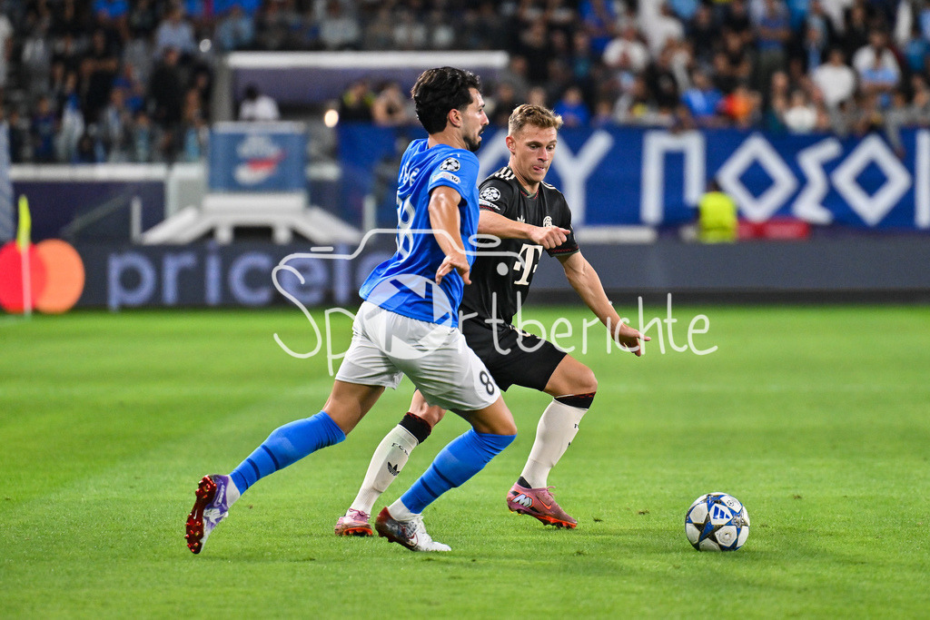 Paphos FC - FC Bayern München | im Duell PEPE (Paphos FC 88) und Joshua KIMMICH (FC Bayern Muenchen 6) / Zweikampf / UEFA Champions League: Paphos FC - FC Bayern München; Alphamega Stadium am 30.09.2025