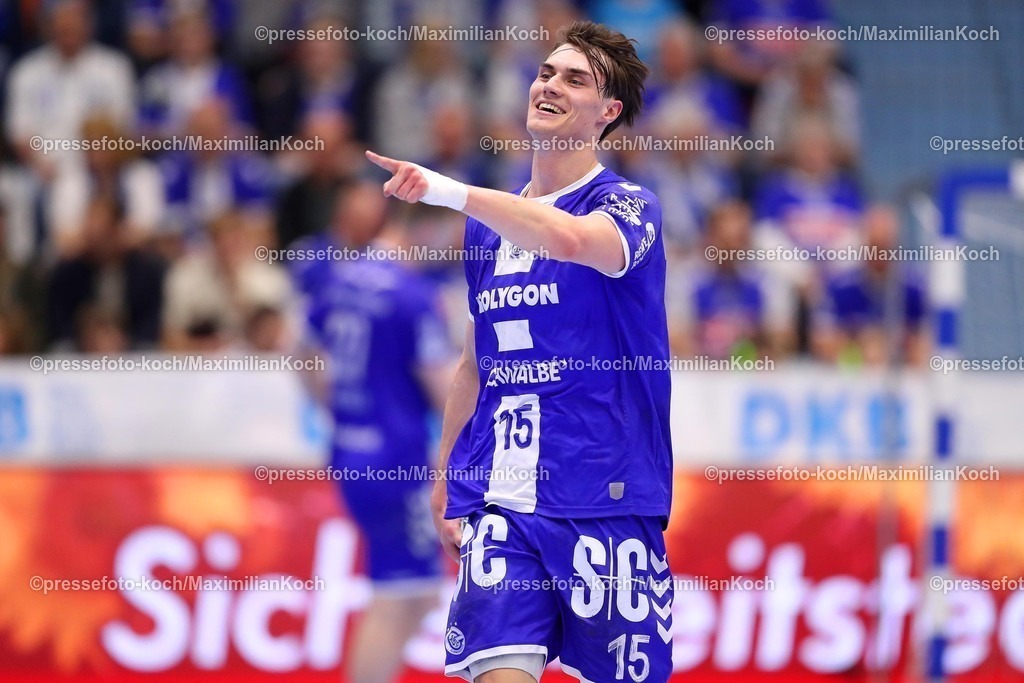 Gum25042501058 | 25.04.2025, Handball, HBL, VfL Gummersbach - 1. VfL Potsdam, Schwalbe-Arena: Miro Schluroff (GUM #15) lachend jubelnd Freude Mimik Gestik