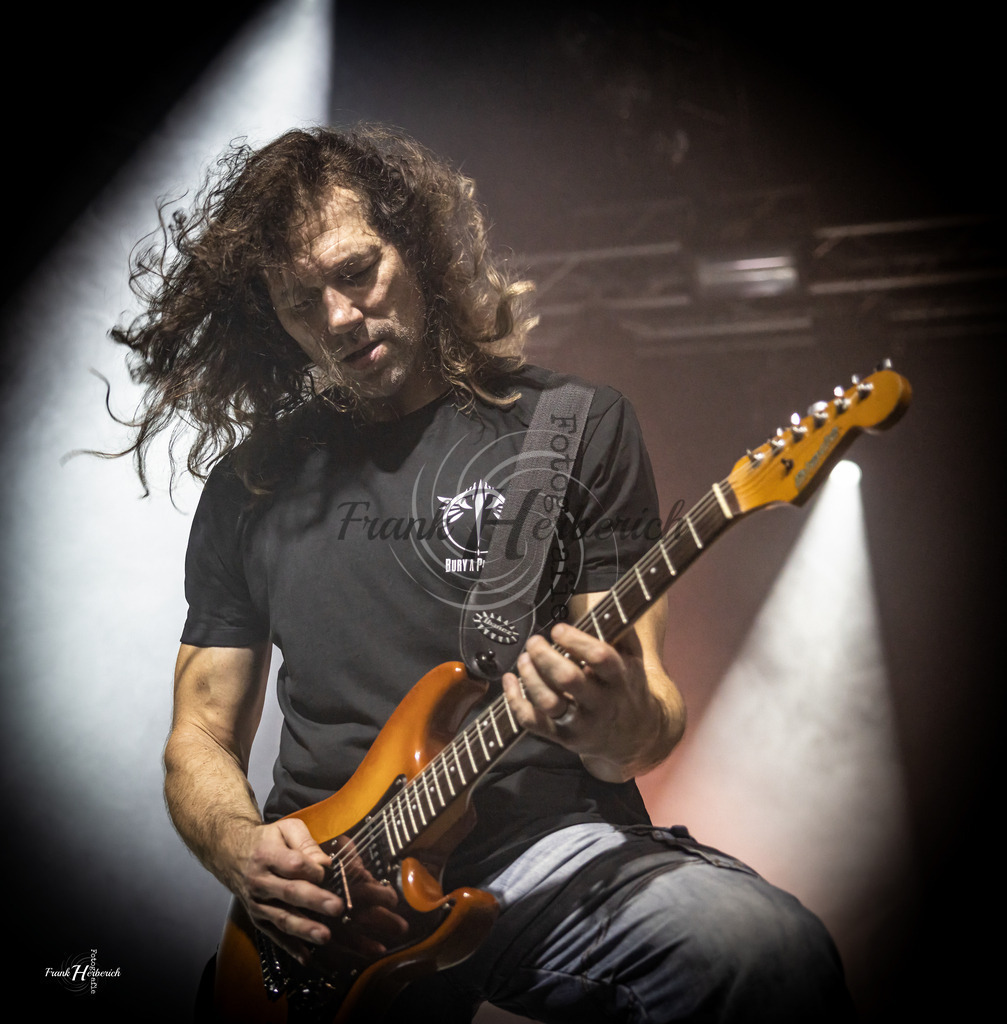 Justice 23.12.2025 | Frank Herberich Fotografie, Frank Herberich, Fotografie, Hochzeit, Portrait, St. Peter Ording, Ording, Westerhever, Nordsee, Frank Fotografie, Hardheim,  Odenwald,Walldürn, Band,Eventfotografie - Realisiert mit Pictrs.com