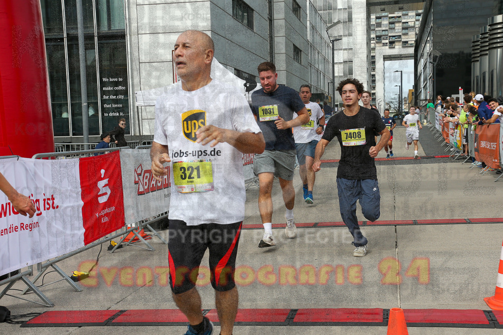 250920_1326_EX1_4536 | Sportfotografie im Rhein-Sieg Kreis, Köln, Bonn, NRW, Rheinland Pfalz, Hessen, etc. Unser Tätigkeitsfeld umfasst den Laufsport vom Volkslauf über den Marathon, Duathlon, Triathon bis zum Ultralauf wie Kölnpfad Ultra oder Schindertrail.