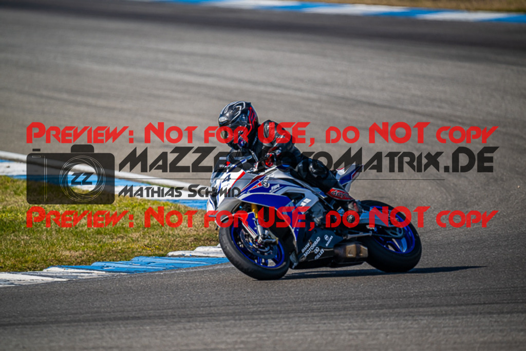 MaZZes_FotoMatrix_230410_4796 | ROT