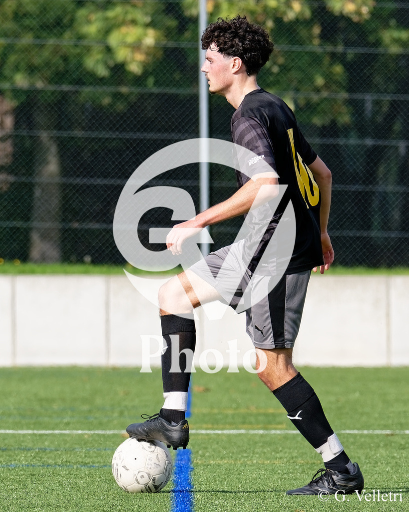 Youth League A - CS Italien - FC Plan-les-Ouates | Mathy Hugon (16 FC Plan-les-Ouates) durant le match de Youth League A entre CS Italien et FC Plan-les-Ouates au Stade du Bois-de-la-Bâtie à Petit-Lancy, Suisse