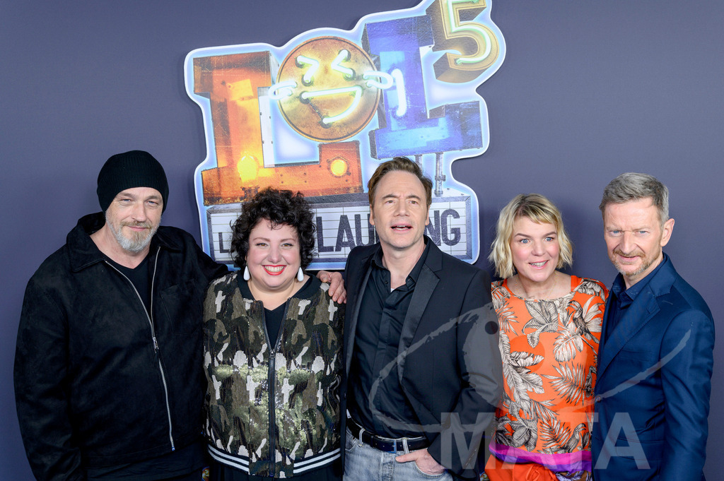 _DWA2202 | Torsten Sträter, Meltem Kaptan, Michael Bully Herbig, Mirja Boes und Michael Kessler bei der Premiere der 5. Staffel der Amazon Prime Video Comedy-Gameshow 'LOL: Last One Laughing' in der Astor Film Lounge. München, 21.03.2024 - Realisiert mit Pictrs.com