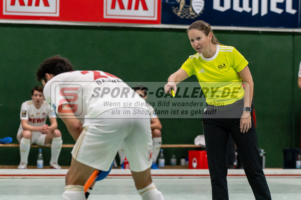 SFE_20250112_0083 | Köln, Deutschland, 12.01.2025:  ßHockey 1. Bundesliga Damen Rot-Weiss Köln - Crefelder HTC im KTHC Stadion Rot-Weiss Köln Tennis and Hockey Club am 12.01.2025 in Köln, Deutschland. (Foto von Stephan Fehrmann)Köln, Germany, 12.01.2025: ßHockey 1. Bundesliga Damen Rot-Weiss Köln - Crefelder HTC in KTHC Stadion Rot-Weiss Köln Tennis and Hockey Club at 12.01.2025 in Köln, Deutschland. (Foto from Stephan Fehrmann)