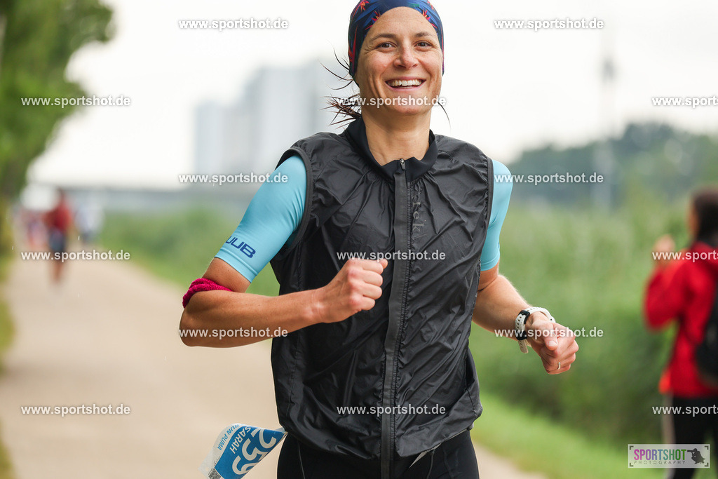 LUR_1943 | 34. M-net Erlanger Triathlon 2025 #erlangertriathlon  #mnettriathlon2025 #mnettriathlon #team #olympischedistanz #mitteldistanz #triathlon #maindonaukanal  #erlangertriathlon2025 #yourpictrs #tv1848 #tv1848erlangen  #triathlonbayern #sportinerlangen #demsportverbunden #sportshot_your_pictrs Copyright: www.sportshot.de