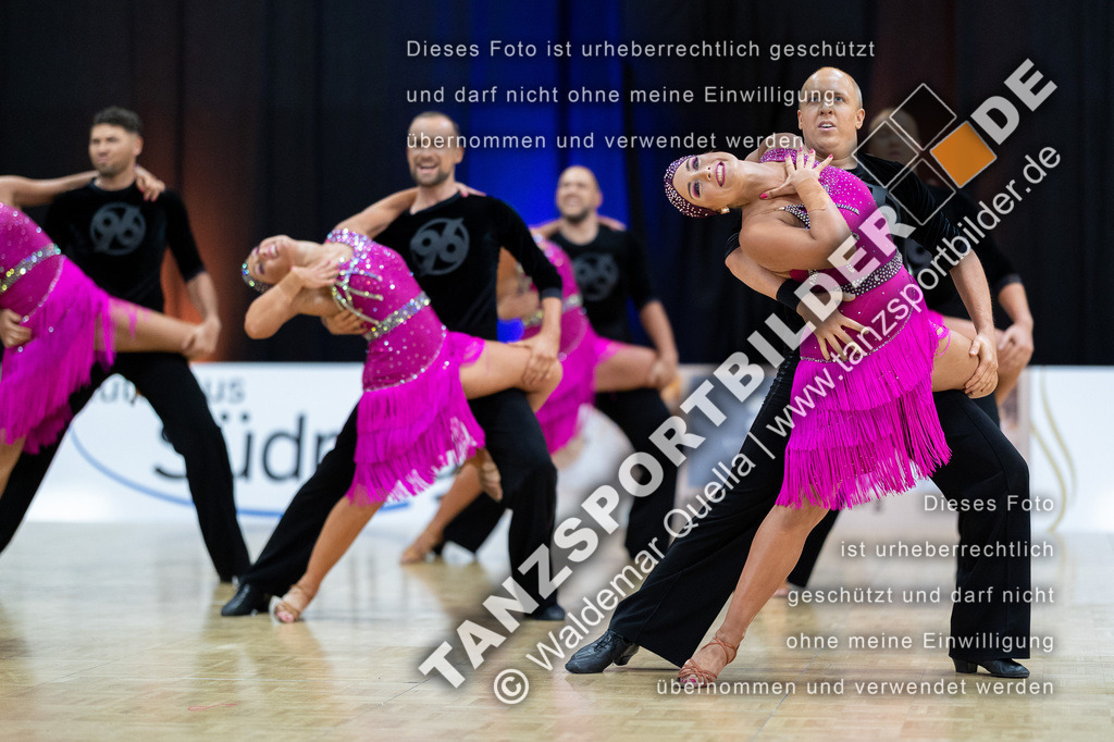 20230513-02119 | Hier finden Sie Tanz Bilder vom Latein und Standard Formationen tanzen. Sportbilder vom Tanzsport. Schöne Fotos und von Weltmeisterschaft, Europameisterschaft, Bundesliga, Regionalliga, Oberliga und Landesliga sowie von GOC Stuttgart, DanceComp, WM Bremen
