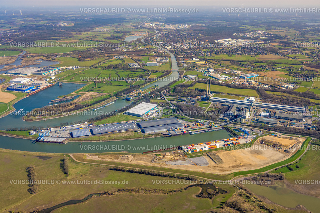 Voerde240310782 | Luftbild, Hafen Emmelsum, Fluss Rhein und Wesel-Datteln-Kanal mit Schleuse Friedrichsfeld, Sappi Logistics Wesel GmbH Logistikdienst und TRIMET Aluminium SE, Blick nach Friedrichsfeld und Fernsicht, Emmelsum, Voerde, Nordrhein-Westfalen, Deutschland