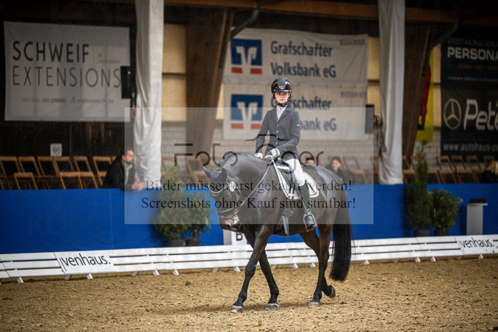 DOS_1102 | Entdecke hochwertige Reitturnierfotos von Foto Oger. Professionell, emotional und authentisch – jetzt Lieblingsmomente im Shop bestellen.Deutschlandweite Turnierfotografie. - Realisiert mit Pictrs.com