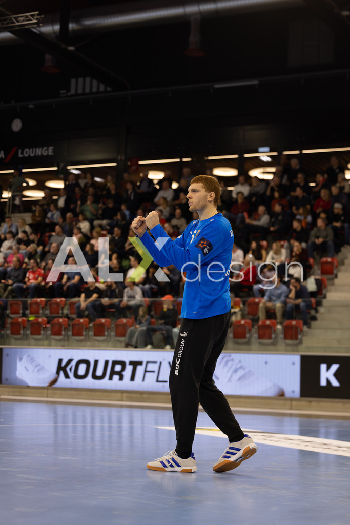 Handballen I Herren I Saison 2025-2026 I Quickline Handball League 2026 | Men I 18. Spieltag I Pfade Winterthur - Kadetten Schaffhausen I 20.12.2025 | 5 Leon Bergmann (Kadetten Schaffhausen) - Torhüter - Realisiert mit Pictrs.com